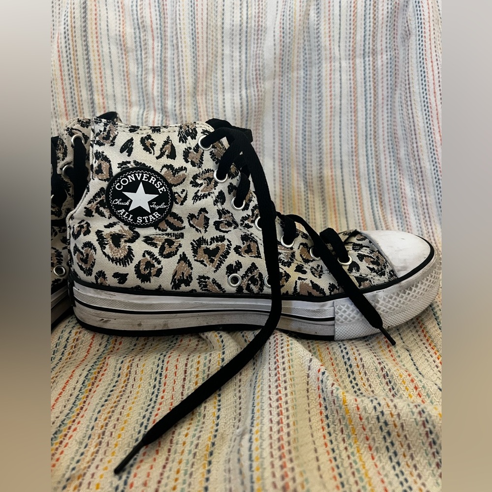 Animal print platform converse